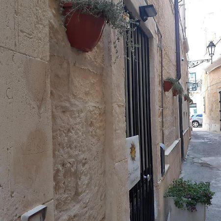 Vico Del Sole B&B Lecce Bagian luar foto