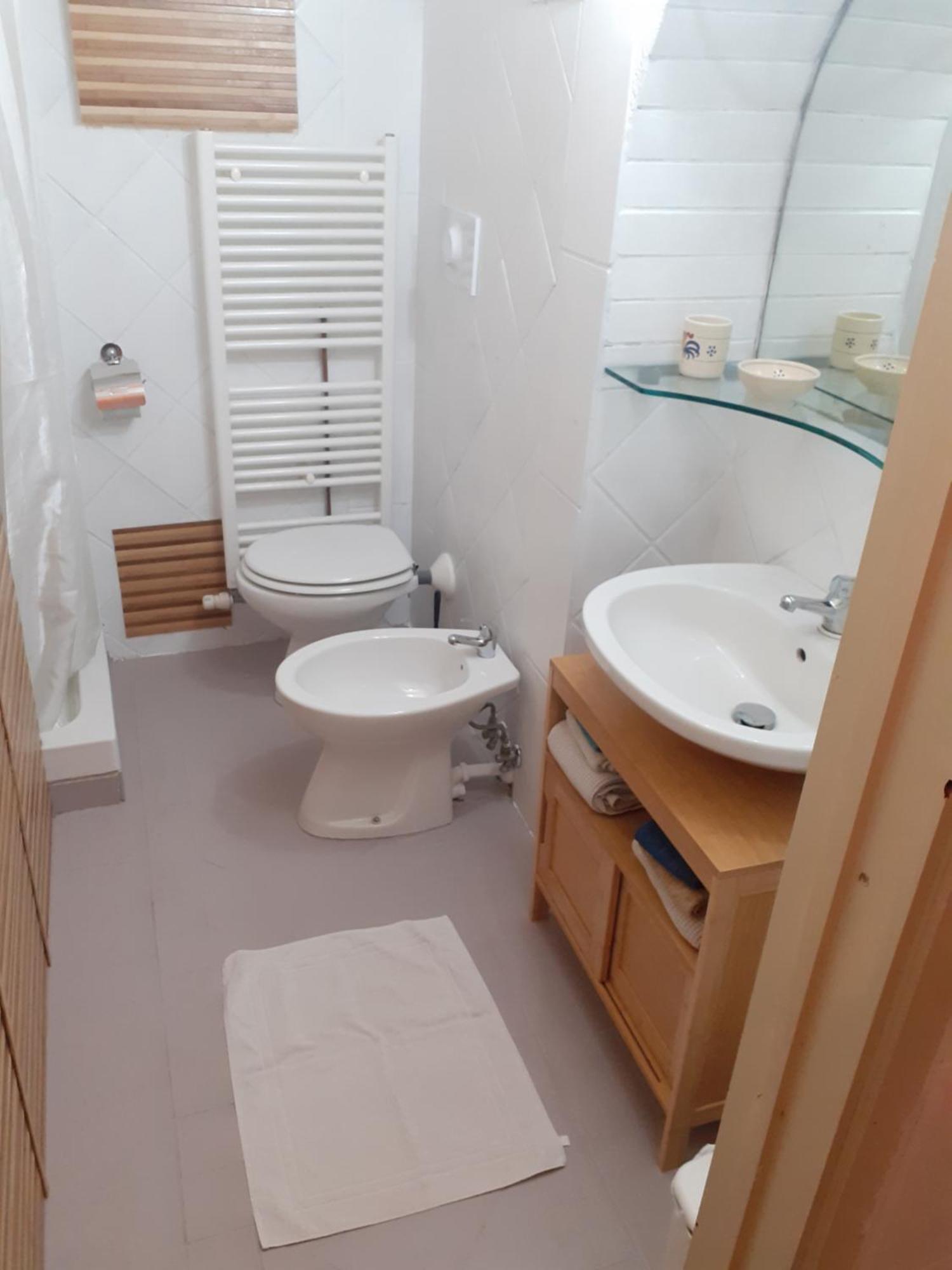 Vico Del Sole B&B Lecce Bagian luar foto