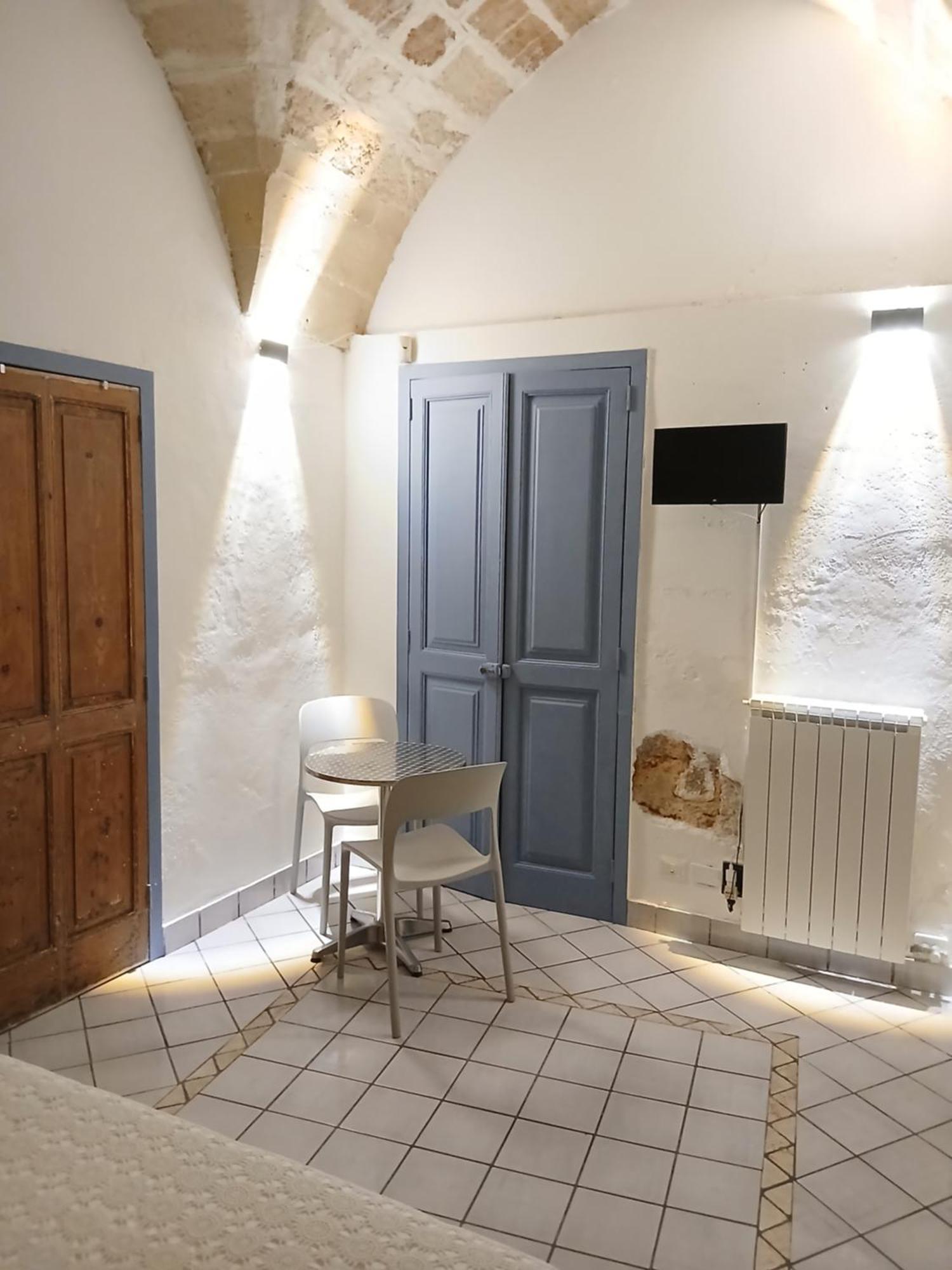 Vico Del Sole B&B Lecce Bagian luar foto