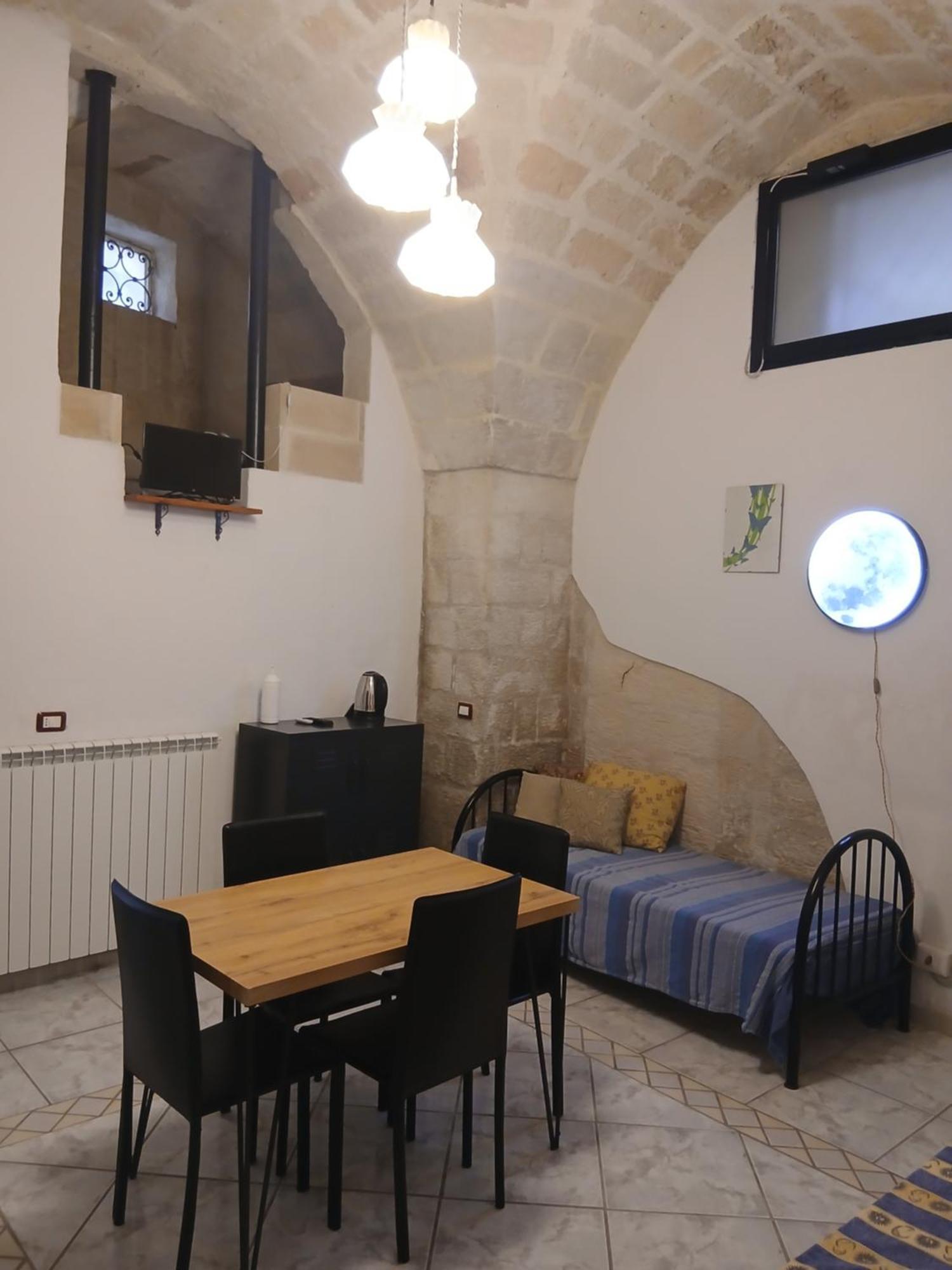 Vico Del Sole B&B Lecce Bagian luar foto